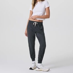 VUORI Performance Women's Charcoal Joggers Size Medium
